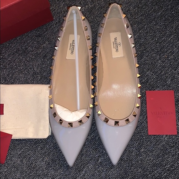 Host Pick Valentino garavani rockstud flats - Picture 2 of 6